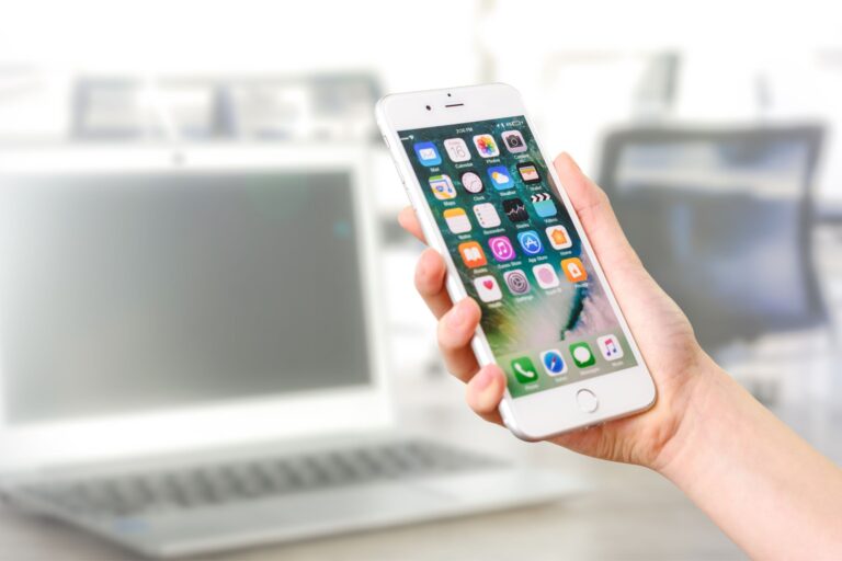 Porównanie aplikacji zdrowotnych: Apple Health, MyFitnessPal, Fitbit i inne
